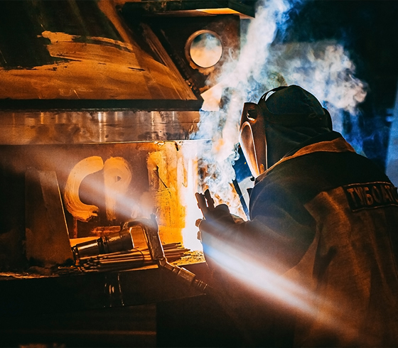 專(zhuān)注于PUR熱熔膠復(fù)合機(jī)產(chǎn)品研發(fā)